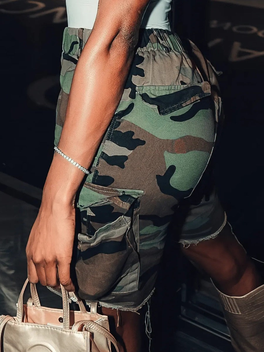 LW Camo Print Raw Edge Cargo Shorts Side Pockets Elastic Waist Stitch Multicolor Shorts Camouflage Trendy Streetwears