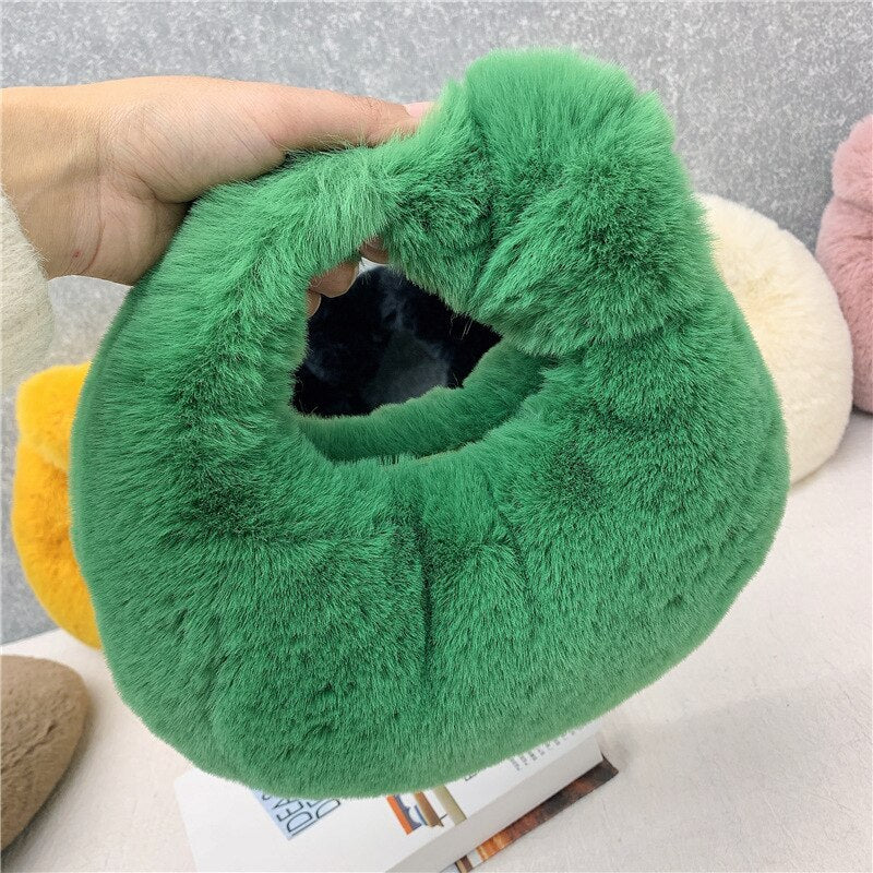 Luxury Women Handbags Warm Plush Fur Half Moon Bag Wrist Bags for Women Fashion Furry Short Clutch Women Ladies Coin Purses