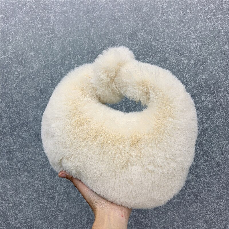 Luxury Women Handbags Warm Plush Fur Half Moon Bag Wrist Bags for Women Fashion Furry Short Clutch Women Ladies Coin Purses