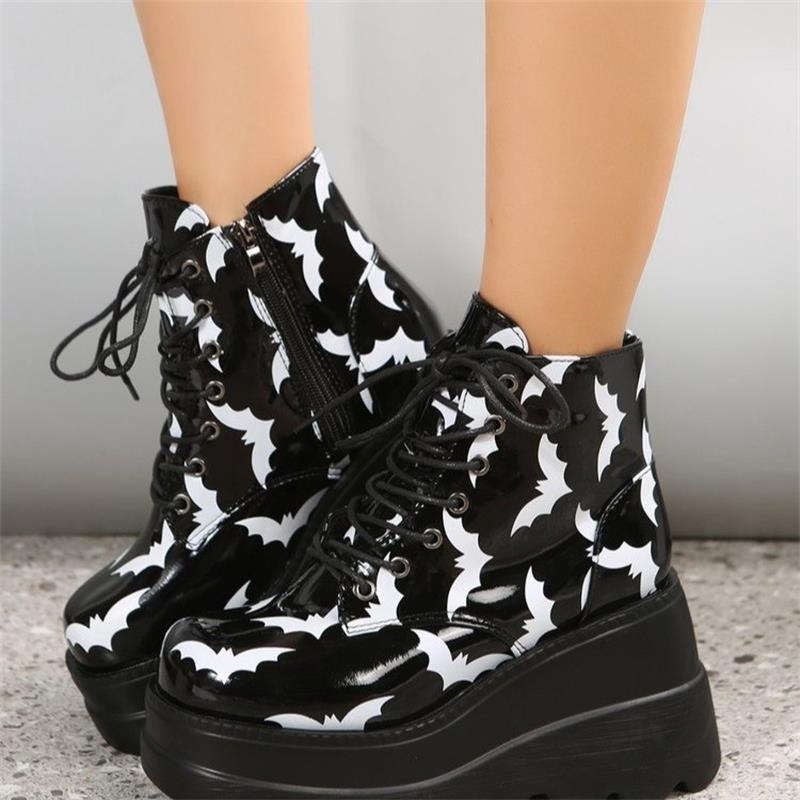 Brand New Ladies Platform Ankle Boots Fashion Gothic Print Bat Buckle Wedges High Heels Women&#39;s Boots Party Street Woman Shoes