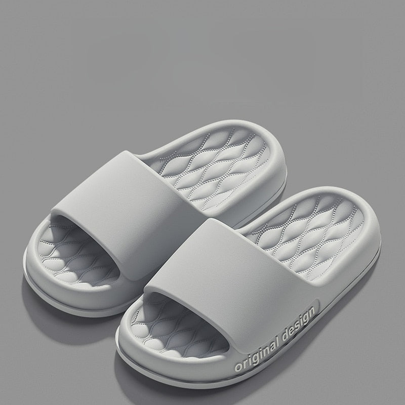 Cloud Slippers Men Summer Slippers Thick Sole Women Outdoor Beach Slides Bathroom Anti-Slip Slipper Soft Sandals Letter Slippers