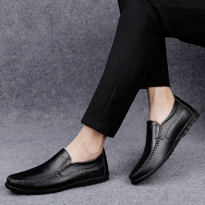 Men&#39;s Leather Shoes Are Lightweight and Easy To Wear Lazy Shoes with One Foot Genuine Leather Bean Shoes Black  Casual Shoes