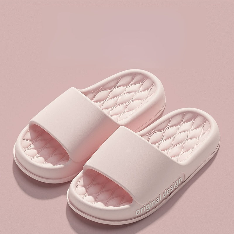 Cloud Slippers Men Summer Slippers Thick Sole Women Outdoor Beach Slides Bathroom Anti-Slip Slipper Soft Sandals Letter Slippers