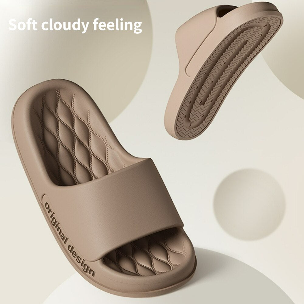 Cloud Slippers Men Summer Slippers Thick Sole Women Outdoor Beach Slides Bathroom Anti-Slip Slipper Soft Sandals Letter Slippers