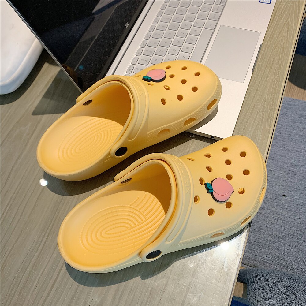 Solid Croc Shoes for DIY peach Clogs Beach Slippers Hole Sandals for Men and Women EVA Non-slip Holiday Pillow Cloud Slippers