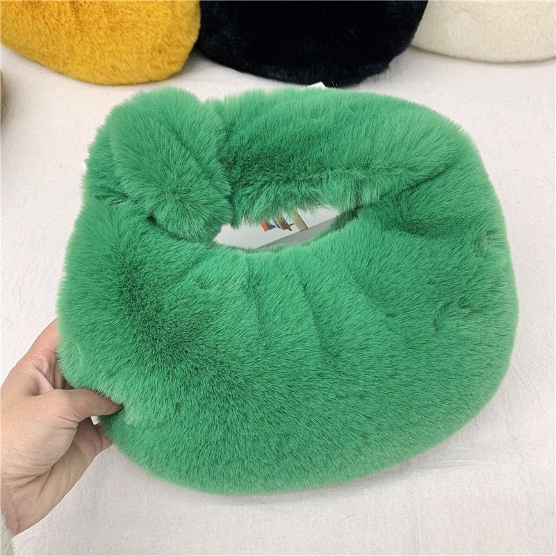 Luxury Women Handbags Warm Plush Fur Half Moon Bag Wrist Bags for Women Fashion Furry Short Clutch Women Ladies Coin Purses