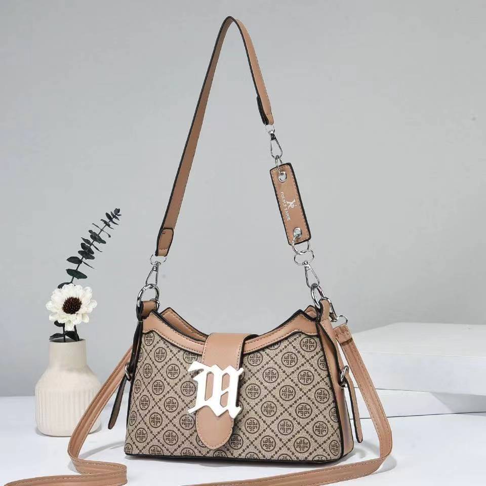 Casual Bags For Women Luxury Designer Brand Handbags And Purses 2023 New In PU Nubuck Sheet Metal Decoration Crossbody Bag Small