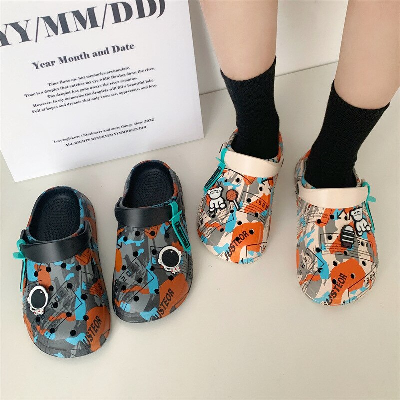 2023 Spring Hollow Couple Sandals New girl's Beach Garden Shoes Outdoor head-cover Outer Wear PVC Super Soft men Casual Sandals