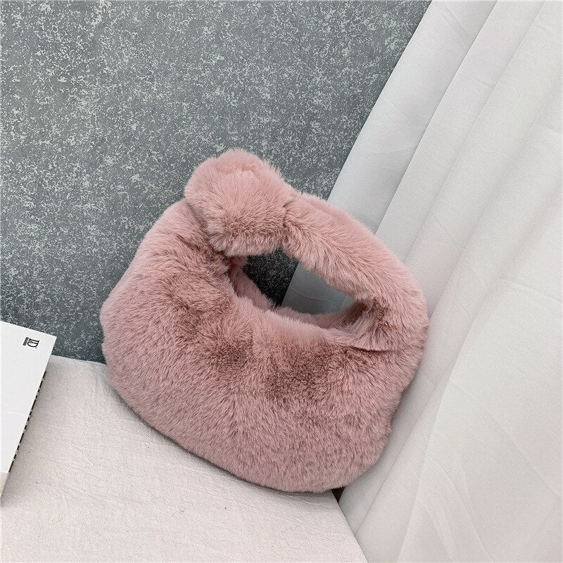 Luxury Women Handbags Warm Plush Fur Half Moon Bag Wrist Bags for Women Fashion Furry Short Clutch Women Ladies Coin Purses