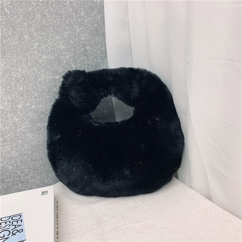 Luxury Women Handbags Warm Plush Fur Half Moon Bag Wrist Bags for Women Fashion Furry Short Clutch Women Ladies Coin Purses