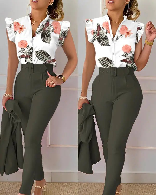 Conjunto de blusa e calça manga longa com estampa tropical e cinto