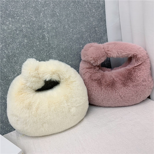 Luxury Women Handbags Warm Plush Fur Half Moon Bag Wrist Bags for Women Fashion Furry Short Clutch Women Ladies Coin Purses